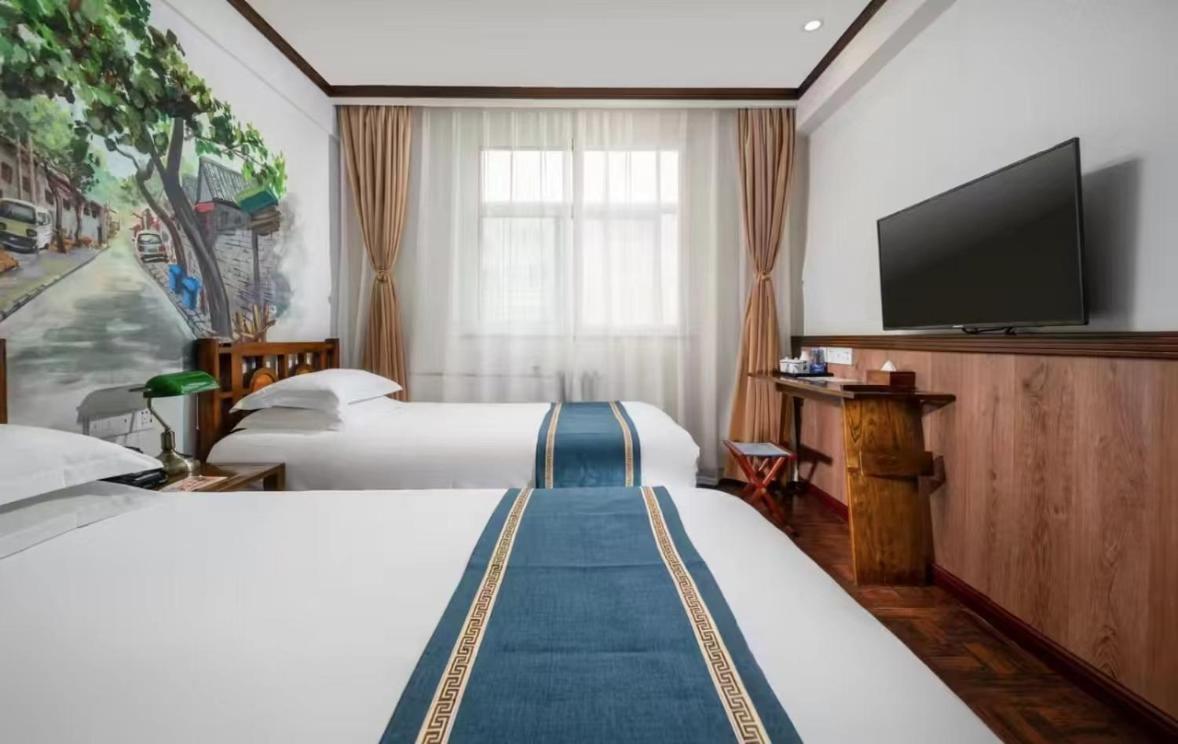 Nostalgia Hotel Beijing Guozijian Ghost Street - Near Beijing Lama Temple, Beihai Park, Jingshan Park, Drum Tower, Houhai Bar Street, Tian'Anmen Square, Located In Beijing Traditional Hutongs, 5 Minutes Away From Beixinqiao Metro Station Exterior photo