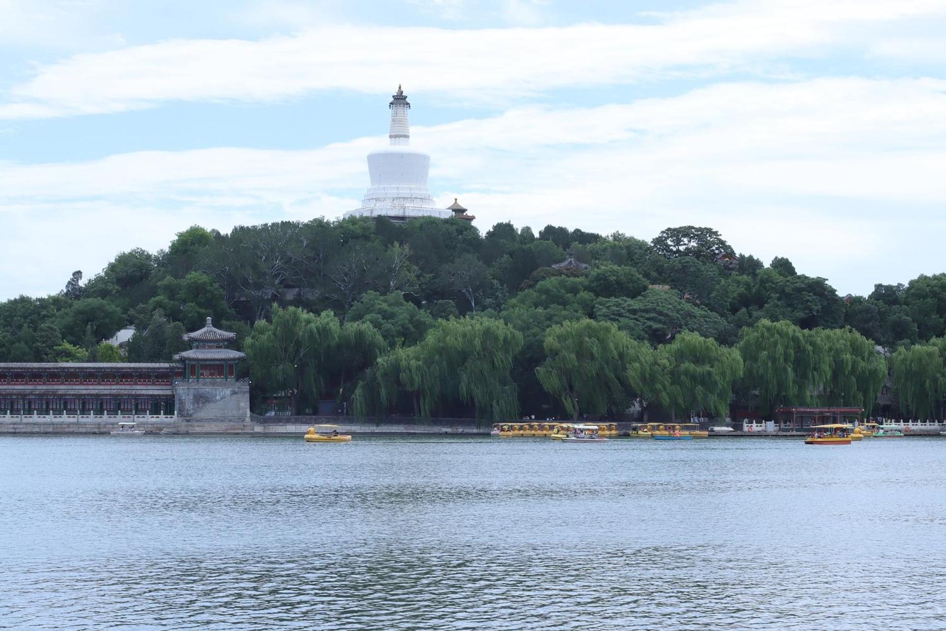 Nostalgia Hotel Beijing Guozijian Ghost Street - Near Beijing Lama Temple, Beihai Park, Jingshan Park, Drum Tower, Houhai Bar Street, Tian'Anmen Square, Located In Beijing Traditional Hutongs, 5 Minutes Away From Beixinqiao Metro Station Exterior photo