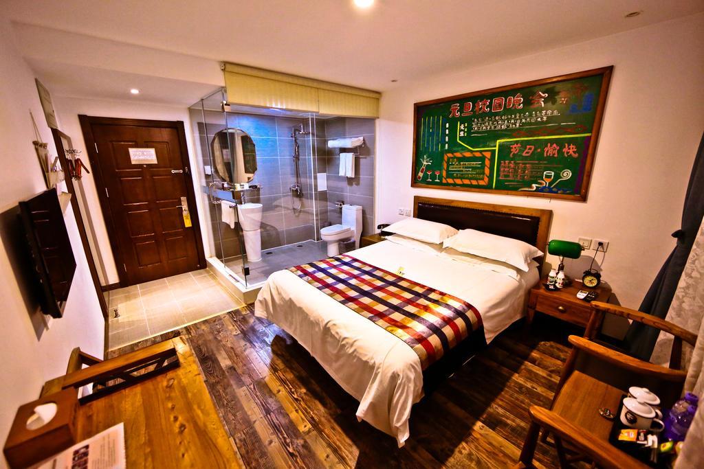 Nostalgia Hotel Beijing Guozijian Ghost Street - Near Beijing Lama Temple, Beihai Park, Jingshan Park, Drum Tower, Houhai Bar Street, Tian'Anmen Square, Located In Beijing Traditional Hutongs, 5 Minutes Away From Beixinqiao Metro Station Exterior photo